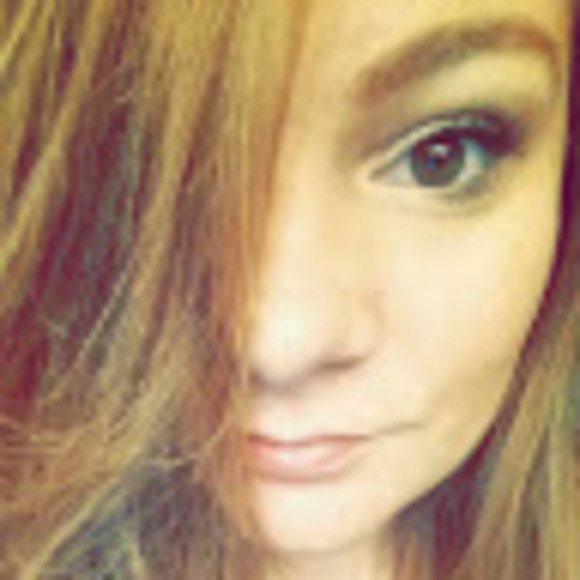 Meet your Posher, Courtney - Picture 1 of 1